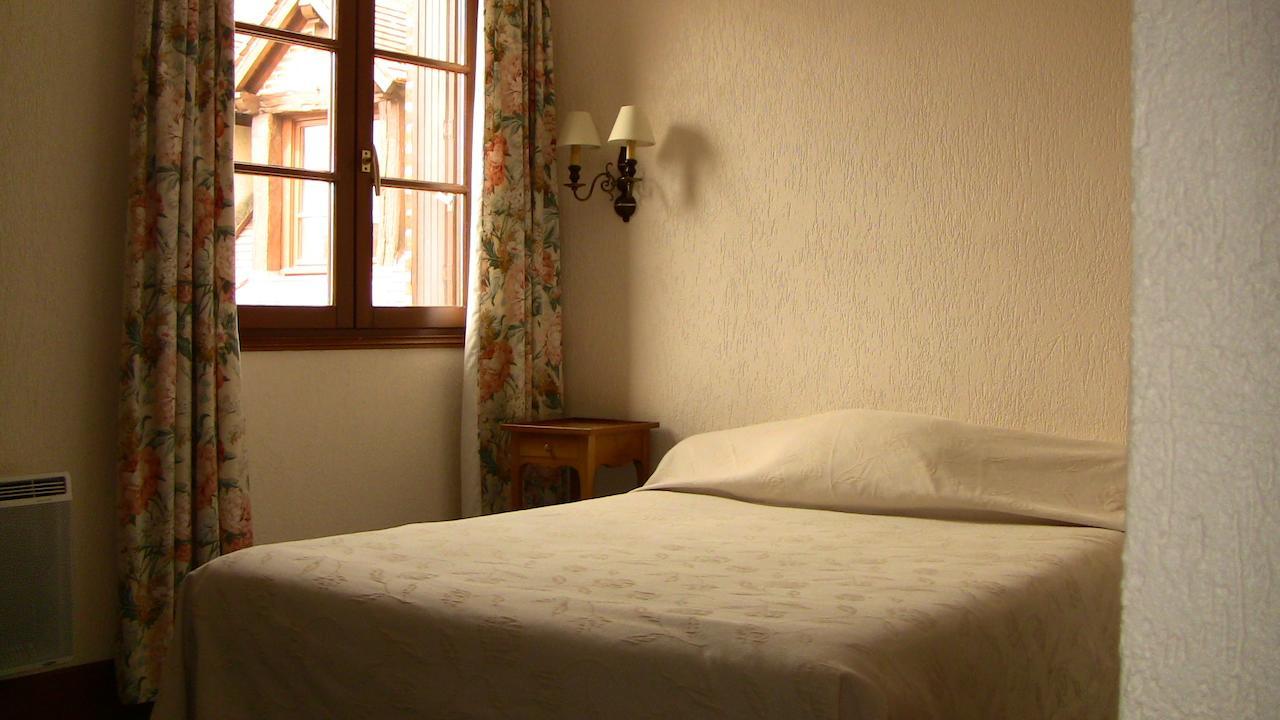 Logis Hotel Auberge Des Potiers Jouy-le-Potier Pokój zdjęcie